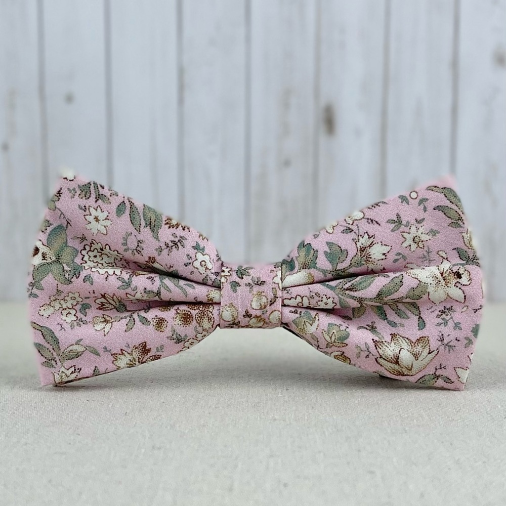 Men’s Blush Pink Floral Print Bow Tie Pre-Tied Wedding Party Bow Tie